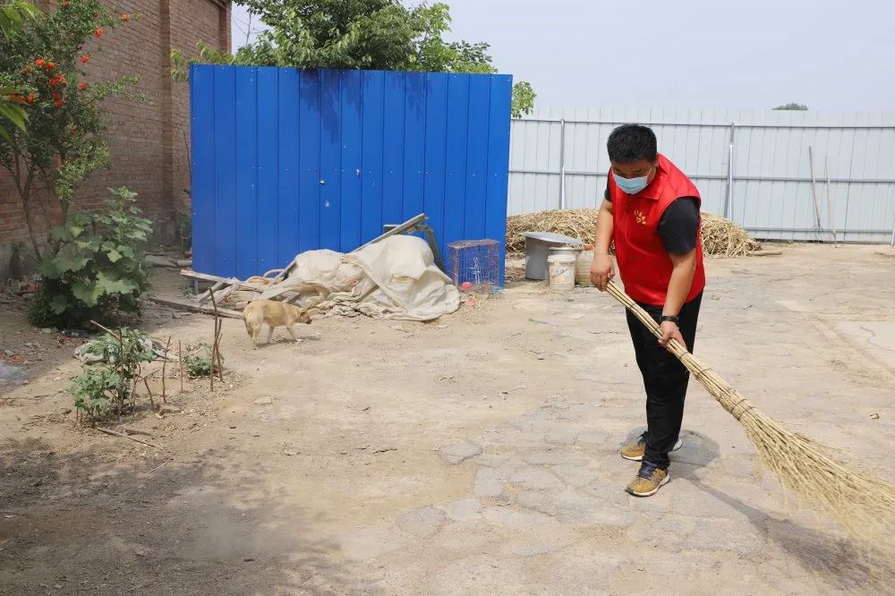 扶貧濟(jì)困獻(xiàn)愛(ài)心 真情幫扶暖人心 —長(zhǎng)田實(shí)業(yè)團(tuán)委開(kāi)展“金暉助老?青年文明號(hào)送溫暖”活動(dòng) 扶貧濟(jì)困獻(xiàn)愛(ài)心 真情幫扶暖人心 —長(zhǎng)田實(shí)業(yè)團(tuán)委開(kāi)展“金暉助老?青年文明號(hào)送溫暖”活動(dòng)